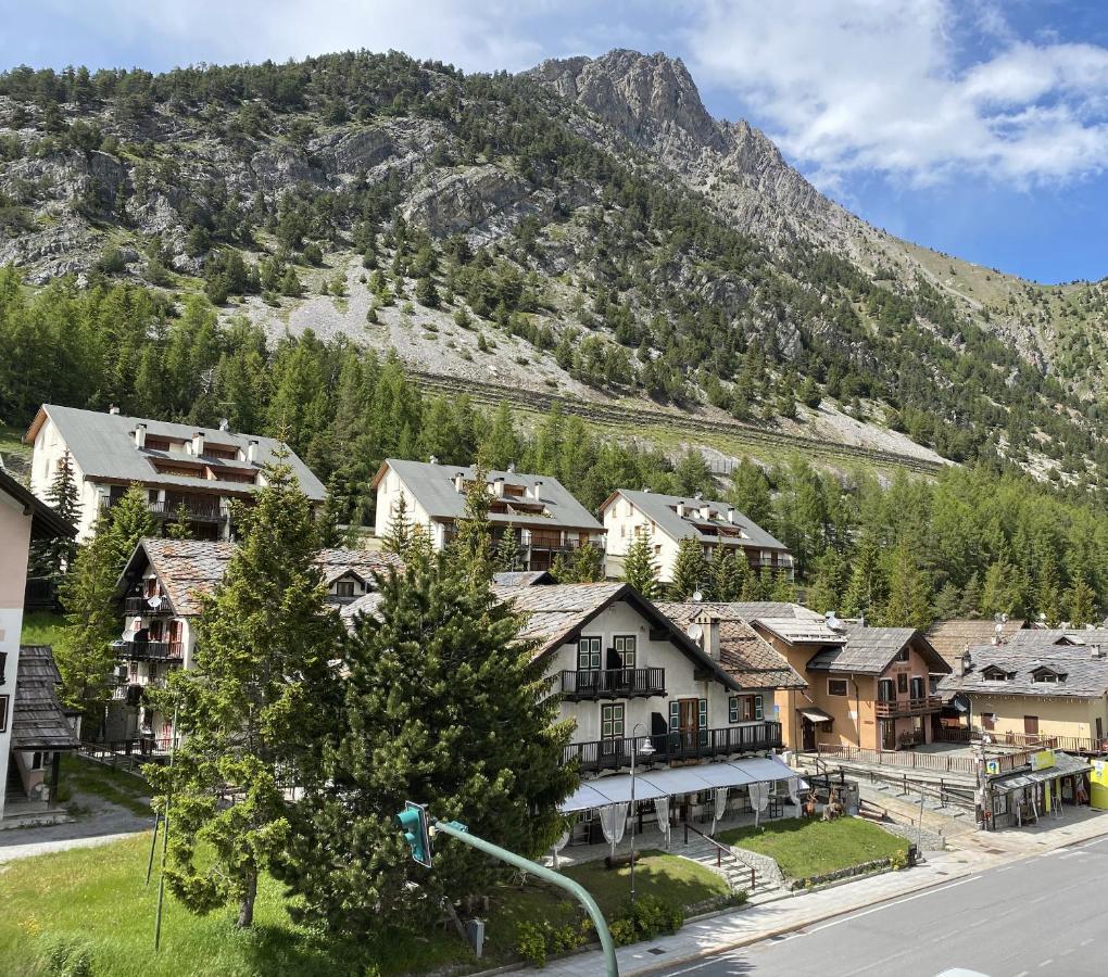 Chalet Della Luna Claviere Exterior photo